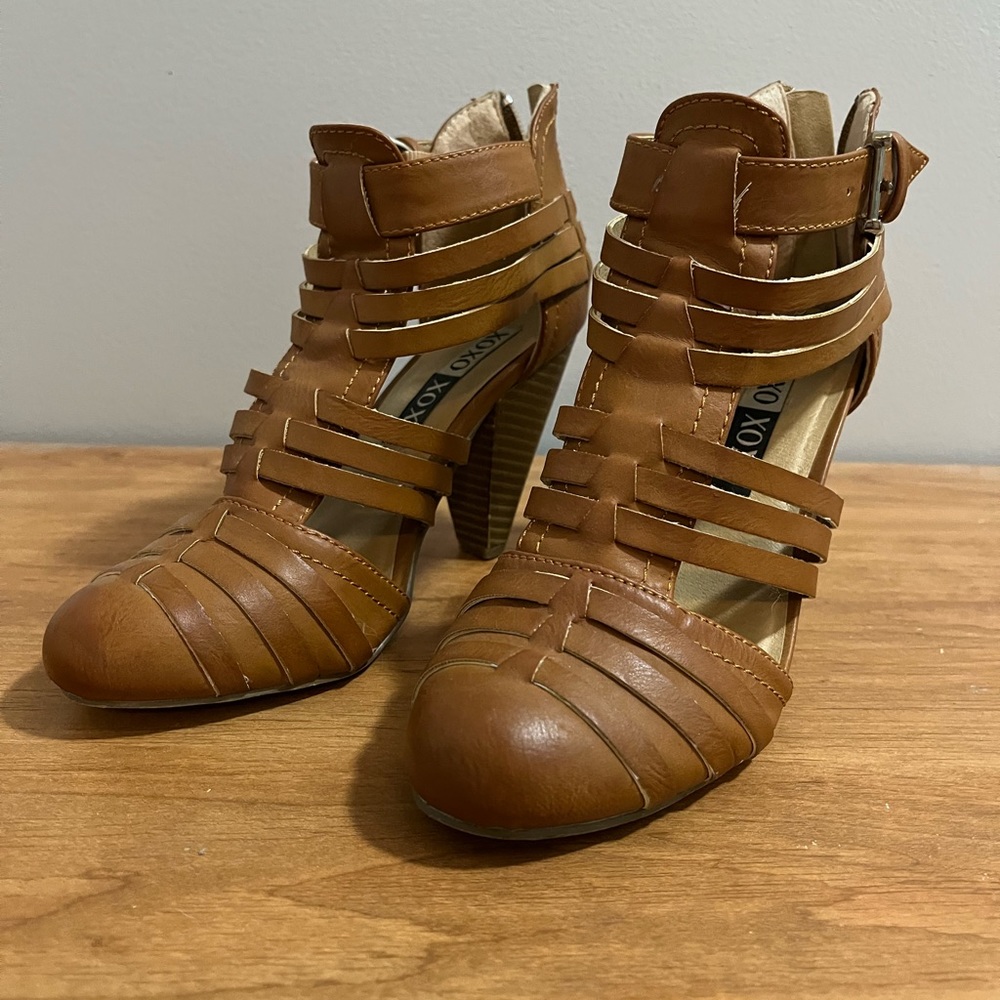 Tan heels